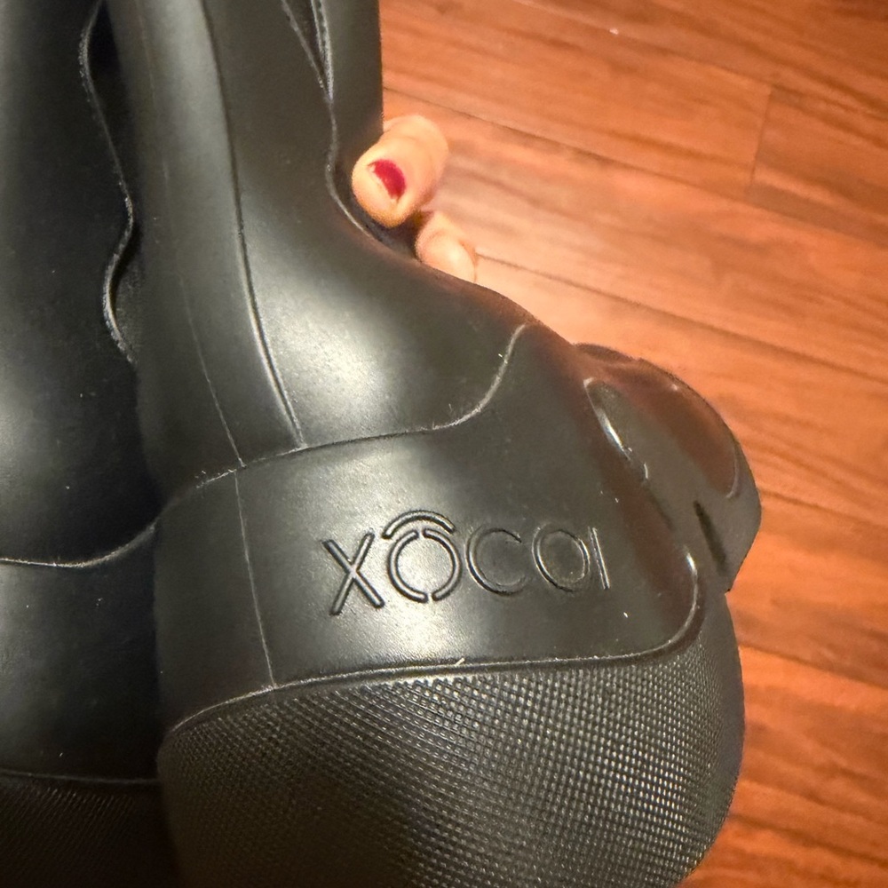 XOCOK Black Platform Chelsea Bootie - Picture 3 of 11